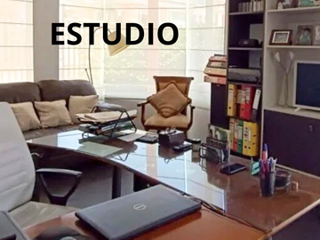 En Cumbayá Casa de venta con 4 habitaciones, más departamento independiente de 199 m2