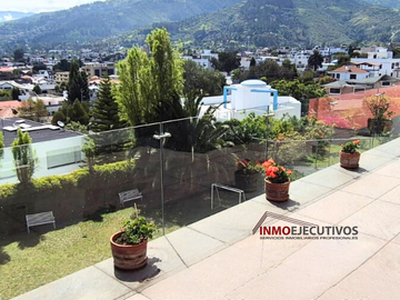 En Cumbayá Casa de venta con 4 habitaciones, más departamento independiente de 199 m2