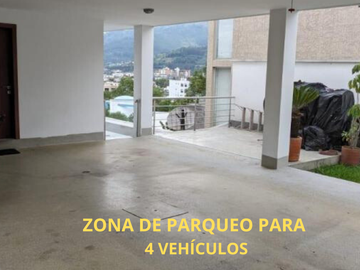 En Cumbayá Casa de venta con 4 habitaciones, más departamento independiente de 199 m2