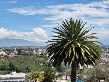 En Cumbayá Casa de venta con 4 habitaciones, más departamento independiente de 199 m2