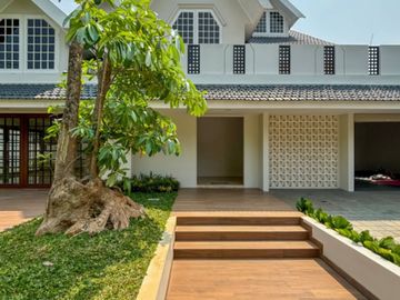 For Sale Semi Furnished House In Exclusive Townhouse At Kebayoran Lama, South Jakarta.