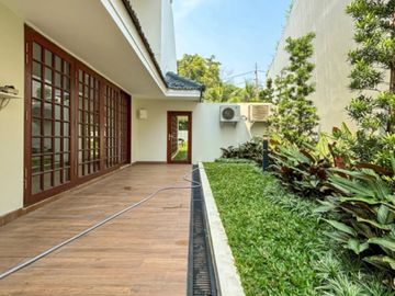 For Sale Semi Furnished House In Exclusive Townhouse At Kebayoran Lama, South Jakarta.