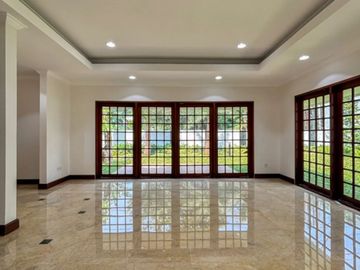 For Sale Semi Furnished House In Exclusive Townhouse At Kebayoran Lama, South Jakarta.
