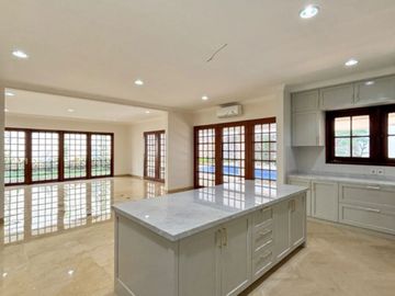 For Sale Semi Furnished House In Exclusive Townhouse At Kebayoran Lama, South Jakarta.