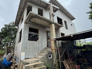 FOR SALE: Spacious House & Lot in Tagaytay City