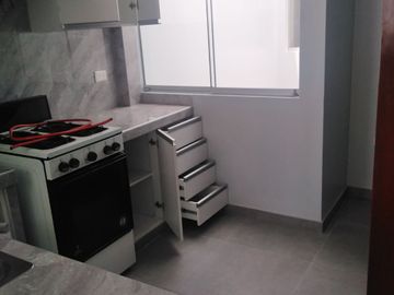 Se Alquilan Departamentos de Estreno Av Aviación Cdra. 17 La Victoria