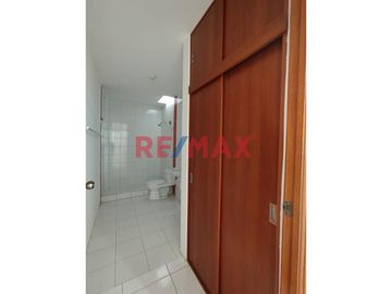 Alquiler Dpto En 3Er Piso - Urb.Universitaria // ID: 1119491