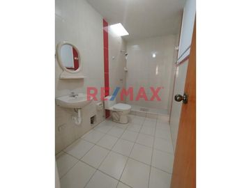 Alquiler Dpto En 3Er Piso - Urb.Universitaria // ID: 1119491