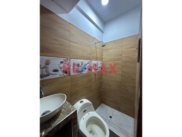 Hermosa Casa De 3 Pisos En Urb El Pinar De Comas