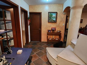 EXCLUSIVA CASA  EN VALLE DORADO