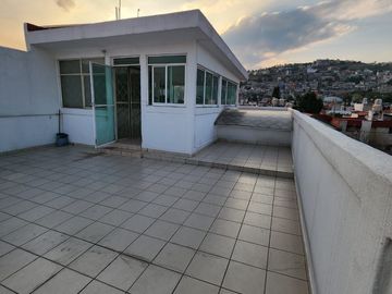 EXCLUSIVA CASA  EN VALLE DORADO