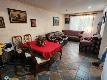EXCLUSIVA CASA  EN VALLE DORADO
