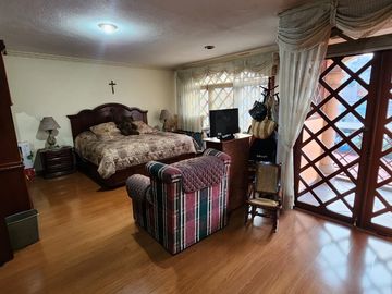 EXCLUSIVA CASA  EN VALLE DORADO