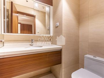 2 Bedroom Corner unit for Sale in Mactan