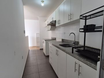 VENTA DPTO 3 HAB, 76 m2, COCHERA,Av Canada, La Victoria