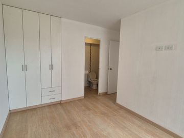 VENTA DPTO 3 HAB, 76 m2, COCHERA,Av Canada, La Victoria