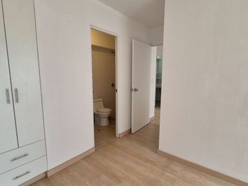 VENTA DPTO 3 HAB, 76 m2, COCHERA,Av Canada, La Victoria