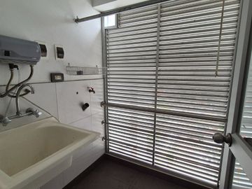 VENTA DPTO 3 HAB, 76 m2, COCHERA,Av Canada, La Victoria