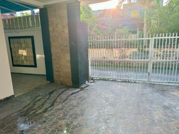 For Sale 2 Storey House like new COMFORTABLE AND QUIET LOCATION. near Jalan Gunung Lempuyang and Gunung Rinjani Monang Maning West Denpasar