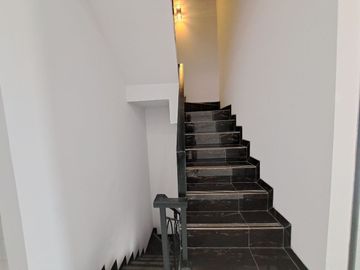 Dijual Rumah Eropa Classic di Jati Padang Pasar Minggu, Jakarta Selatan Shm Nego