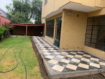 VENTA DE HERMOSA CASA EN CHACLACAYO CERCA A METRO