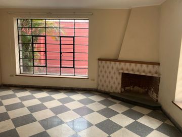 VENTA DE HERMOSA CASA EN CHACLACAYO CERCA A METRO