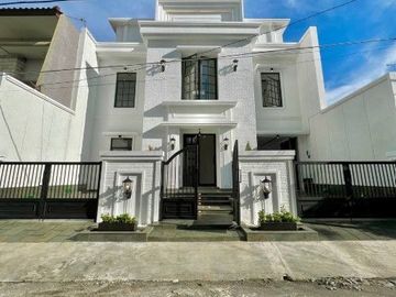 DIJUAL Rumah baru design Colonial Modern di Kertajaya Indah
