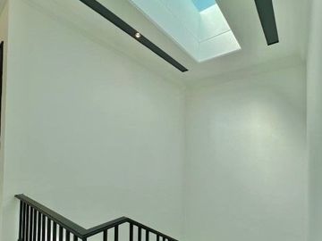 DIJUAL Rumah baru design Colonial Modern di Kertajaya Indah