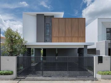 Modern 3 bedroom pool villa located in Chet Yot, Mueang District, Chiang Mai with beautiful Doi Suthep view.