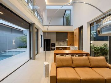 Modern 3 bedroom pool villa located in Chet Yot, Mueang District, Chiang Mai with beautiful Doi Suthep view.