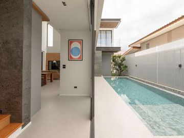 Modern 3 bedroom pool villa located in Chet Yot, Mueang District, Chiang Mai with beautiful Doi Suthep view.