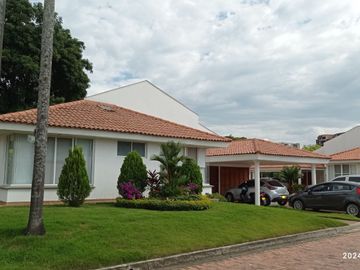 VENTA ACOGEDORA CASA 1 PISO CONDOMINIO - SECTOR COLOMBO BRITANICO