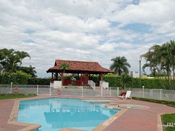 VENTA ACOGEDORA CASA 1 PISO CONDOMINIO - SECTOR COLOMBO BRITANICO