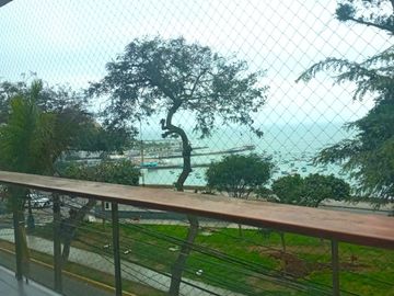 VENDO AMPLIO Y BONITO DPTO. FRENTE AL MAR EN MLCON. GRAU- CHORRILLOS