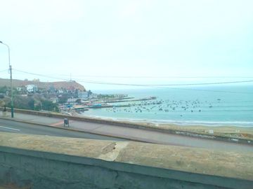 VENDO AMPLIO Y BONITO DPTO. FRENTE AL MAR EN MLCON. GRAU- CHORRILLOS