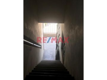 Casa En Venta - Ate- 200 Mt2