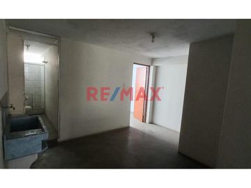 Casa En Venta - Ate- 200 Mt2