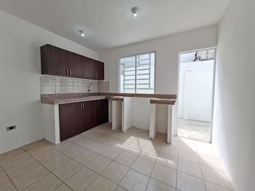 Venta de Casa de 2 pisos, 2 dormitorios en Urbanización Ciudad Santiago, etapa Centenario, Km. 19.5 Vía a Daule