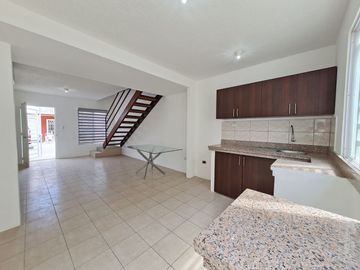 Venta de Casa de 2 pisos, 2 dormitorios en Urbanización Ciudad Santiago, etapa Centenario, Km. 19.5 Vía a Daule