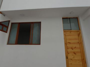 Se Alquila Casa De Dos Pisos Para Empresa O Vivienda En San Martin De Porres