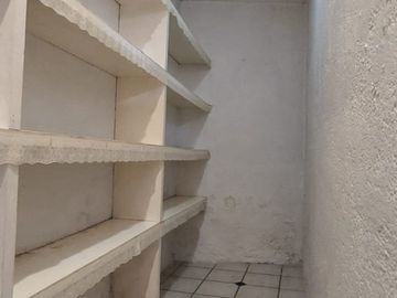 Casa rodeada de jardines
