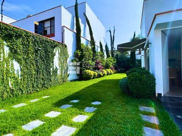 MODERNA CASA EN CHACARILLA