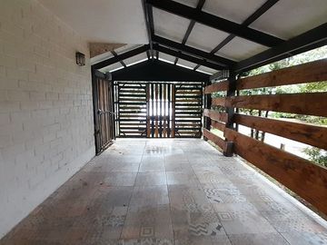 Venta Casa 2 pisos en Villa El Bosque