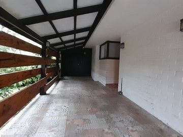 Venta Casa 2 pisos en Villa El Bosque