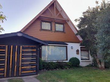 Venta Casa 2 pisos en Villa El Bosque
