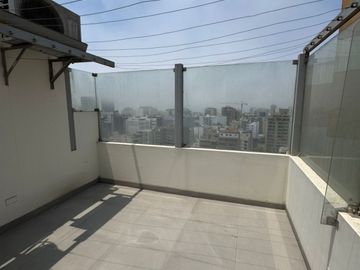 Pent House de 439 m² de 4 Dorm. con Vista Panorámica a Miraflores