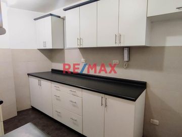 Depa+Cochera Y Deposito En La Mejor Zona De Sta Anita