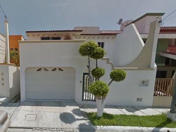 CASA DE 3 HABITACIONES Y 2 BAÑOS