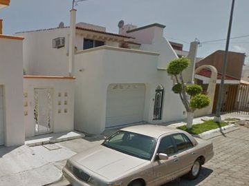 CASA DE 3 HABITACIONES Y 2 BAÑOS