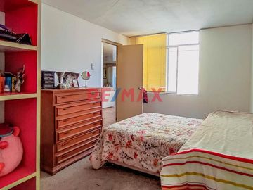 Venta De Hermoso Departamento Limite Con San Isidro
